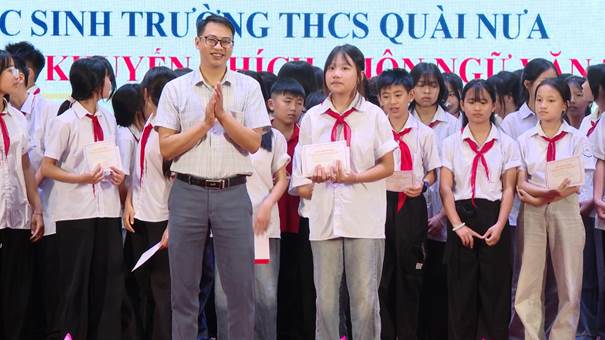 HỌC SINH TRƯỜNG THCS QUÀI NƯA THAM DỰ CHƯƠNG TRÌNH TỔNG KẾT VÀ TRAO THƯỞNG CÁC CUỘC THI NĂM HỌC 2025 - 2026